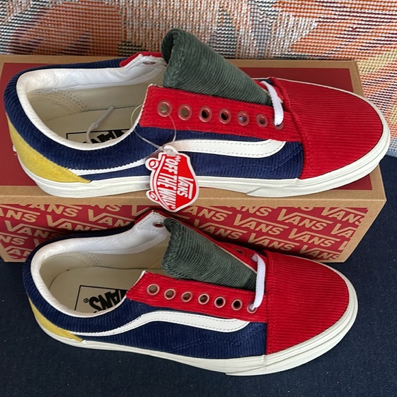 Vans WMNS Old Skool
(Mixed Corduroy)Mitingigr
VN0A5KRF94M
Sneakers - Picture 3 of 16